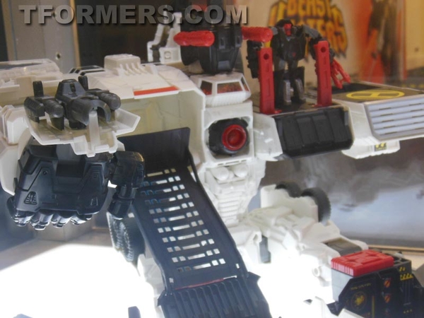 Transformers=botcon 2013 Generatations Prime Paltinum  (180 of 424)